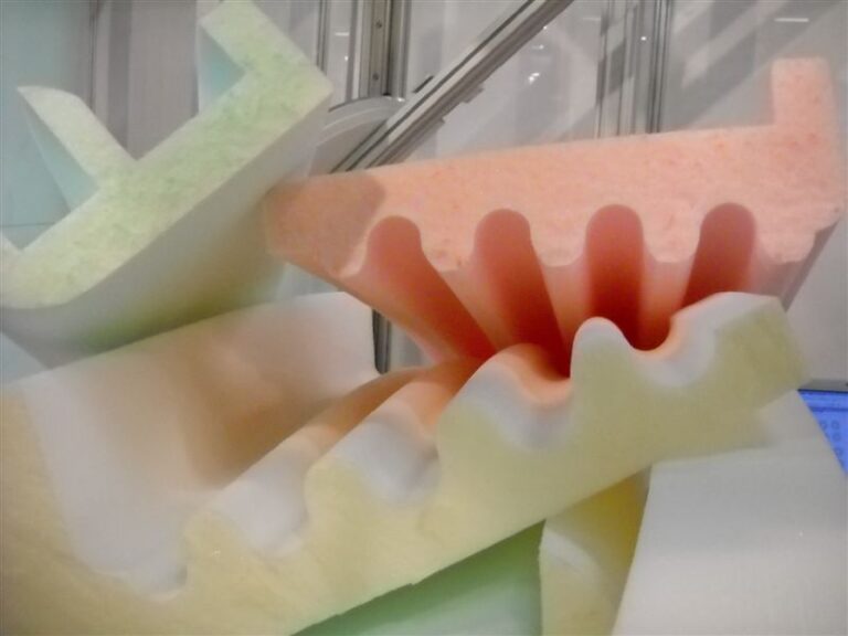 Hot-wire-CNC-Foam-cutting-equipment-XTR-Fast-wire-cutter-Cutting-material-PP-PU-PE